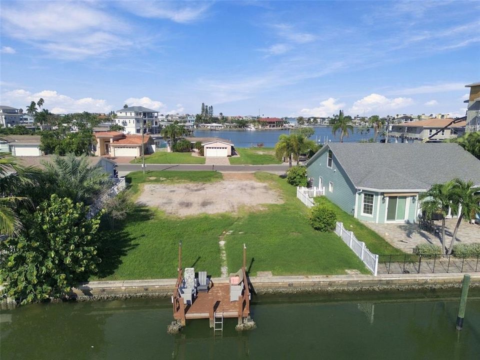 En Venta: $750,000 (0.16 acres)