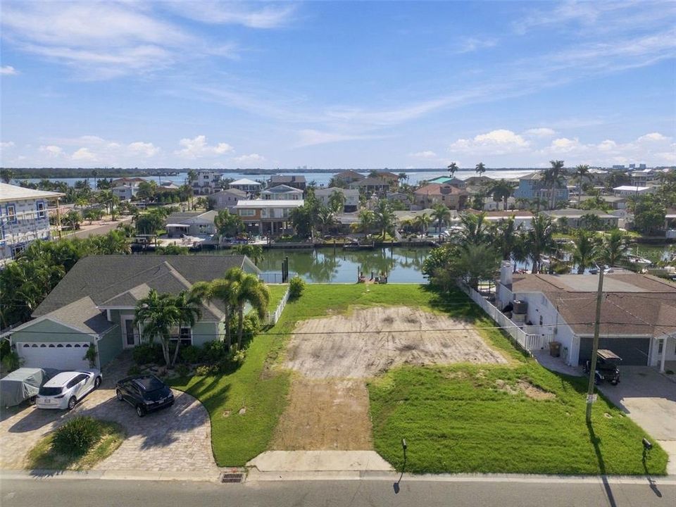 En Venta: $750,000 (0.16 acres)