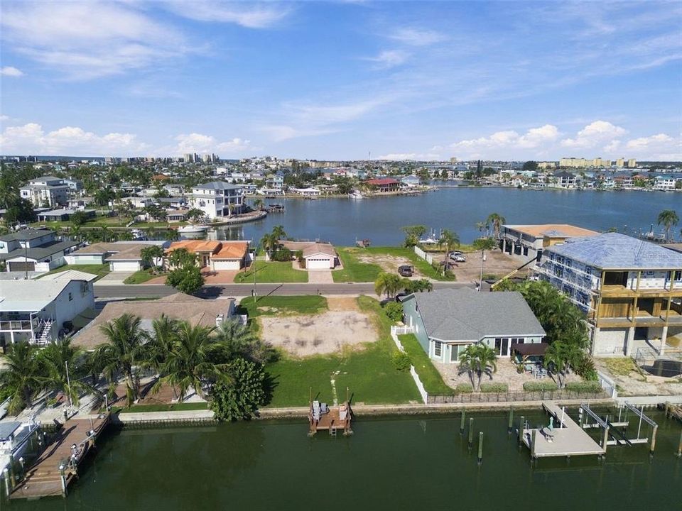 En Venta: $750,000 (0.16 acres)