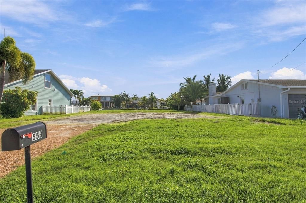 En Venta: $750,000 (0.16 acres)