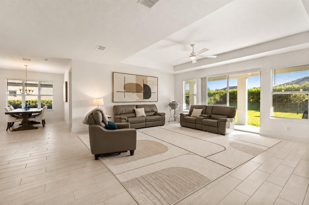 For Sale: $539,000 (3 beds, 3 baths, 2292 Square Feet)