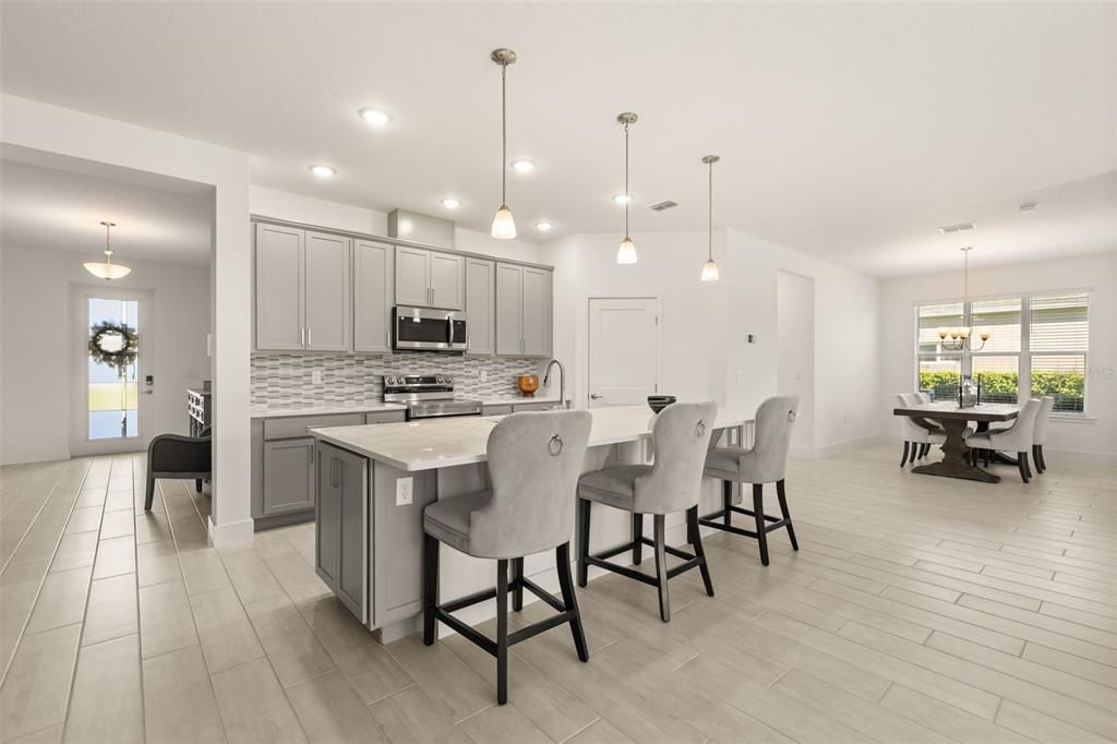 For Sale: $539,000 (3 beds, 3 baths, 2292 Square Feet)