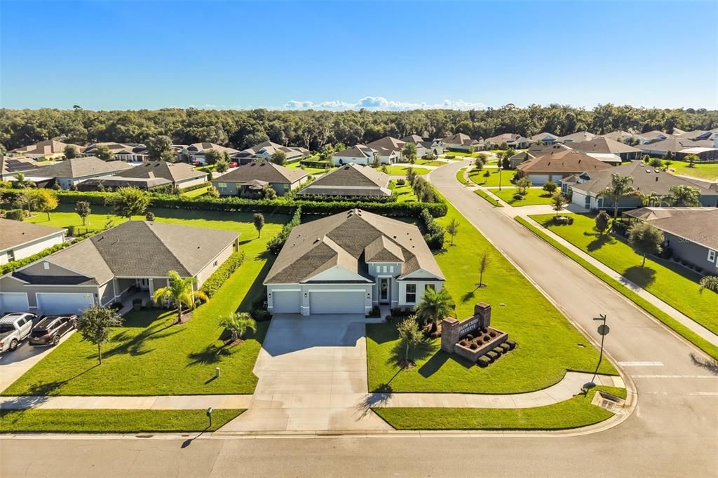 For Sale: $539,000 (3 beds, 3 baths, 2292 Square Feet)