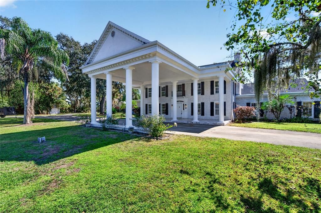 For Sale: $1,995,000 (5 beds, 4 baths, 12084 Square Feet)
