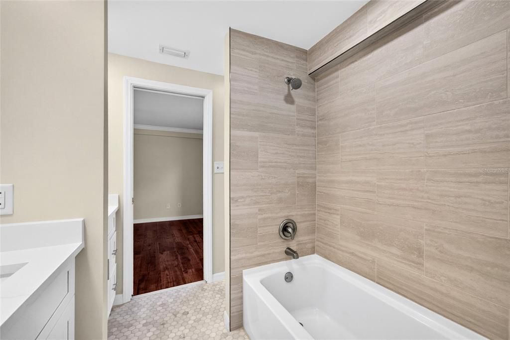 For Sale: $1,995,000 (5 beds, 4 baths, 12084 Square Feet)
