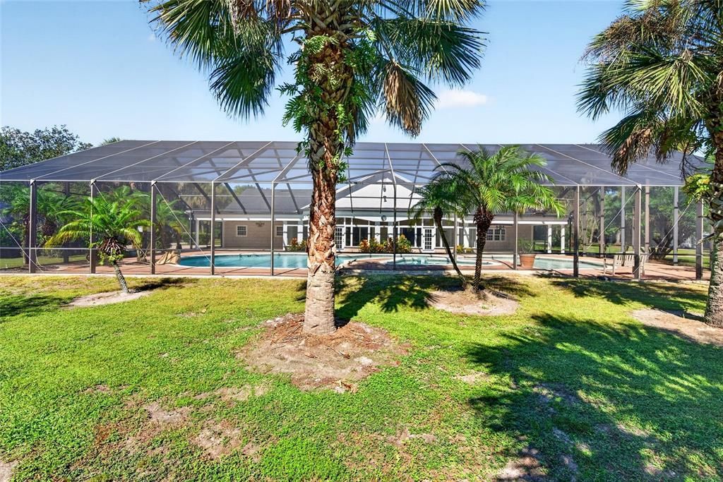 For Sale: $1,995,000 (5 beds, 4 baths, 12084 Square Feet)