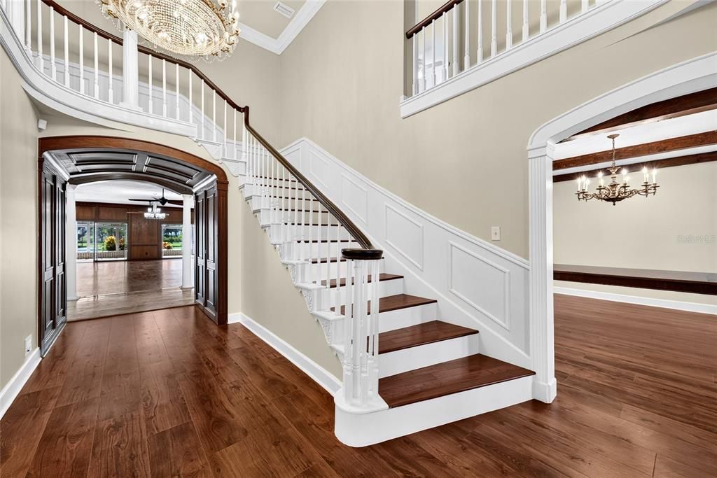 For Sale: $1,995,000 (5 beds, 4 baths, 12084 Square Feet)