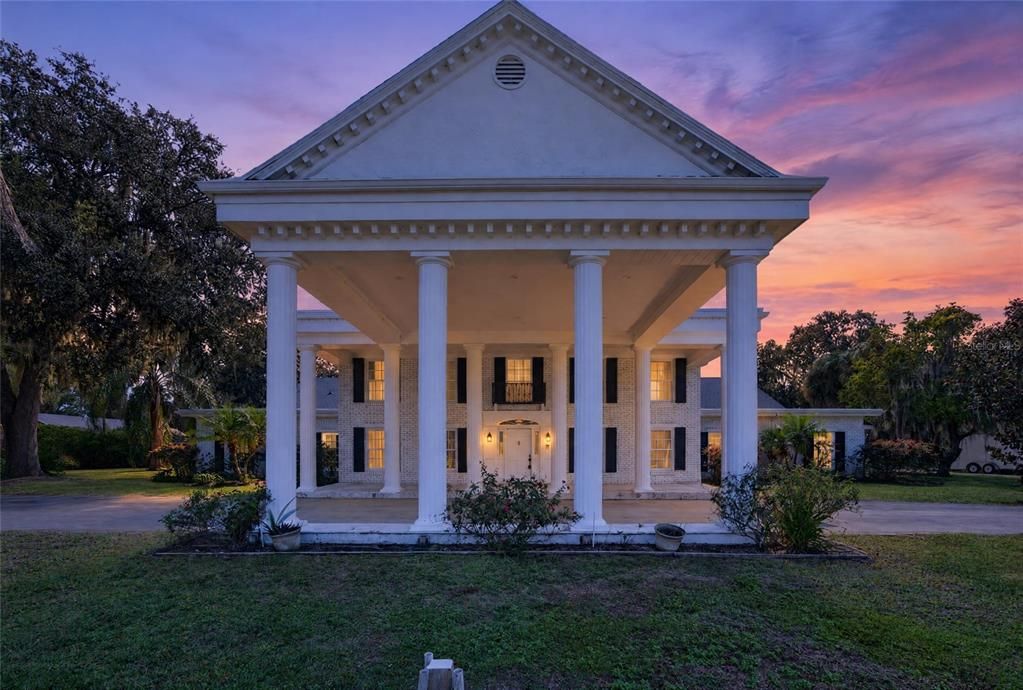 For Sale: $1,995,000 (5 beds, 4 baths, 12084 Square Feet)