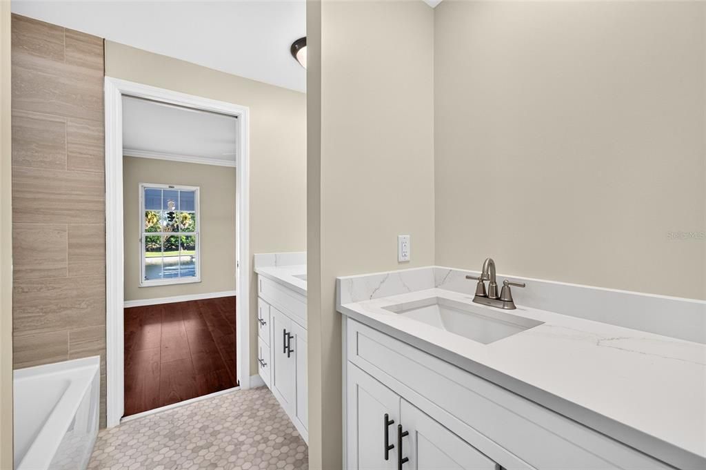 For Sale: $1,995,000 (5 beds, 4 baths, 12084 Square Feet)