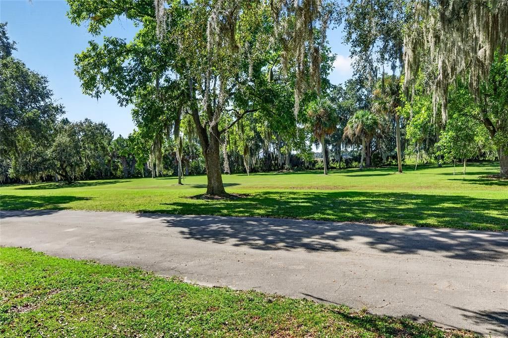 For Sale: $1,995,000 (5 beds, 4 baths, 12084 Square Feet)