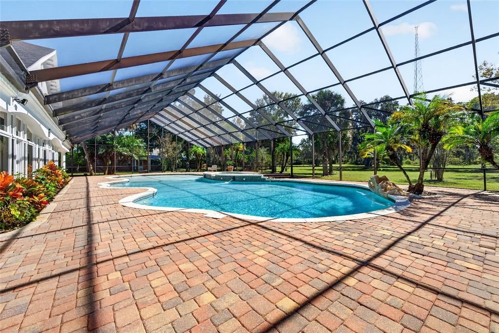 For Sale: $1,995,000 (5 beds, 4 baths, 12084 Square Feet)