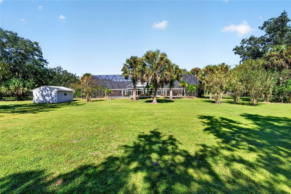 For Sale: $1,995,000 (5 beds, 4 baths, 12084 Square Feet)