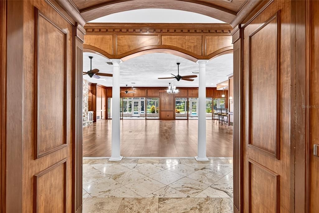 For Sale: $1,995,000 (5 beds, 4 baths, 12084 Square Feet)