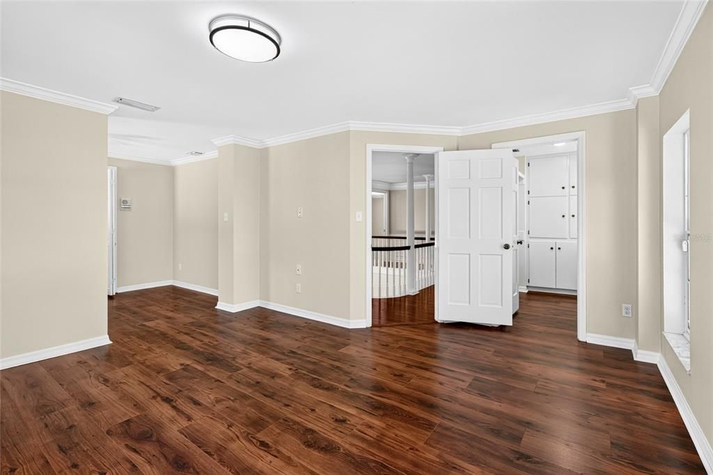 For Sale: $1,995,000 (5 beds, 4 baths, 12084 Square Feet)