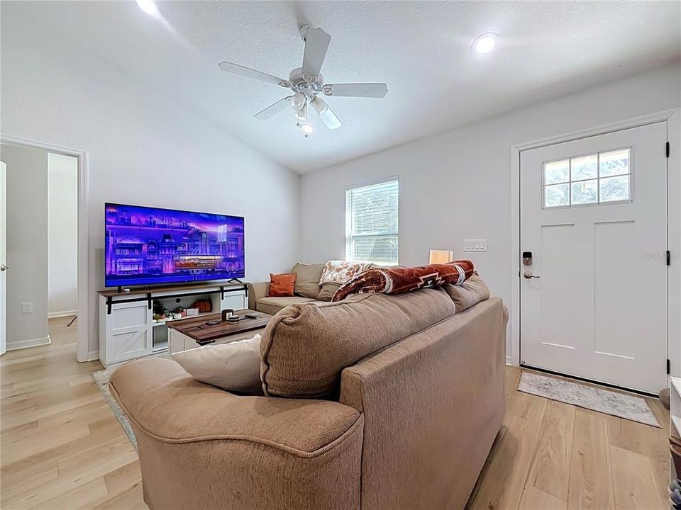 En Venta: $229,900 (3 camas, 2 baños, 1017 Pies cuadrados)