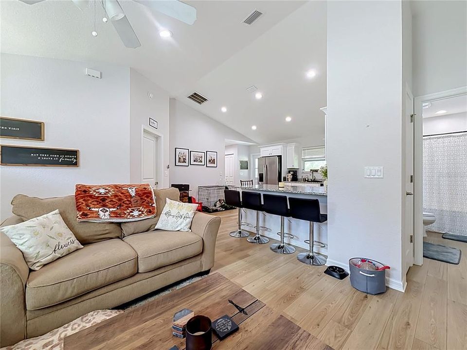 En Venta: $229,900 (3 camas, 2 baños, 1017 Pies cuadrados)