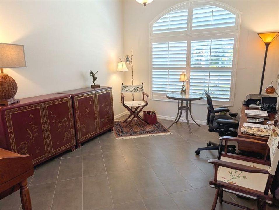 En Venta: $630,000 (3 camas, 2 baños, 2596 Pies cuadrados)