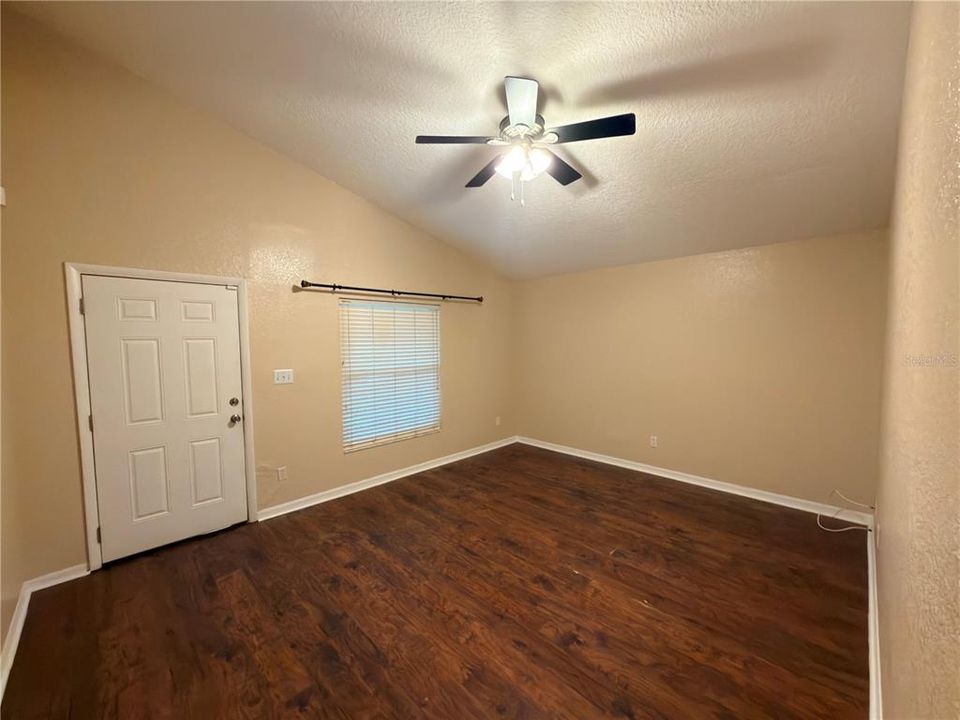 For Rent: $1,850 (3 beds, 2 baths, 1192 Square Feet)