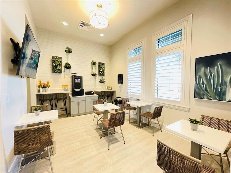 For Rent: $2,800 (2 beds, 2 baths, 1557 Square Feet)