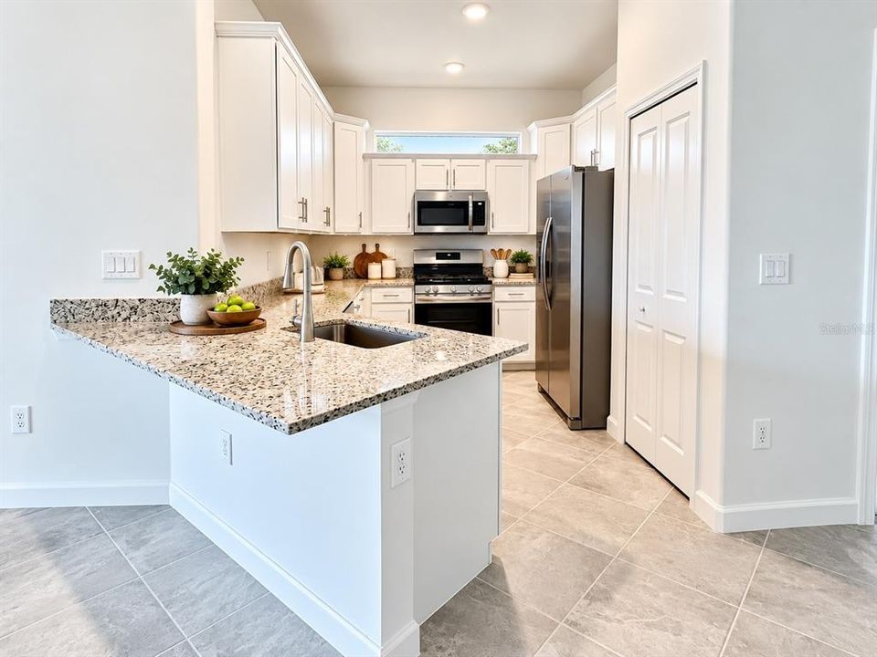 For Rent: $2,800 (2 beds, 2 baths, 1557 Square Feet)