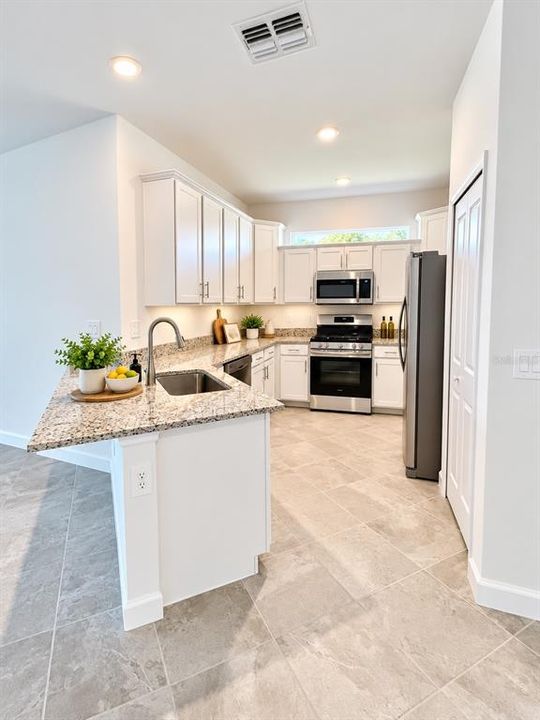 For Rent: $2,800 (2 beds, 2 baths, 1557 Square Feet)
