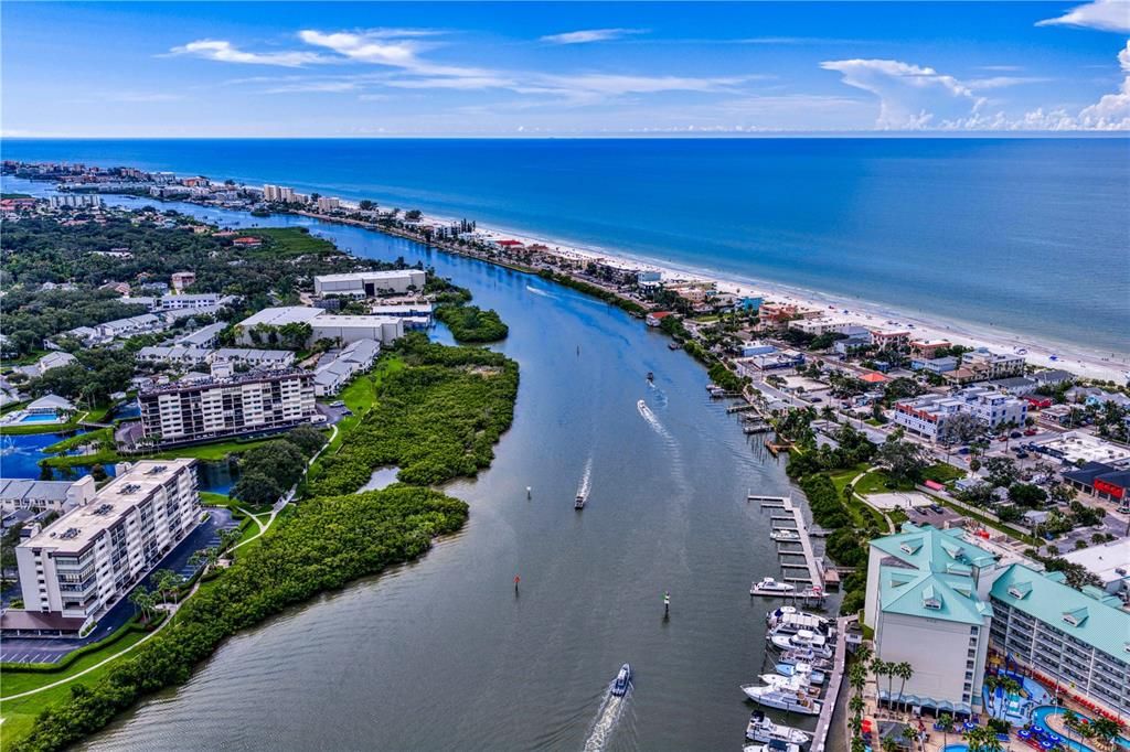 For Sale: $410,000 (2 beds, 2 baths, 1235 Square Feet)