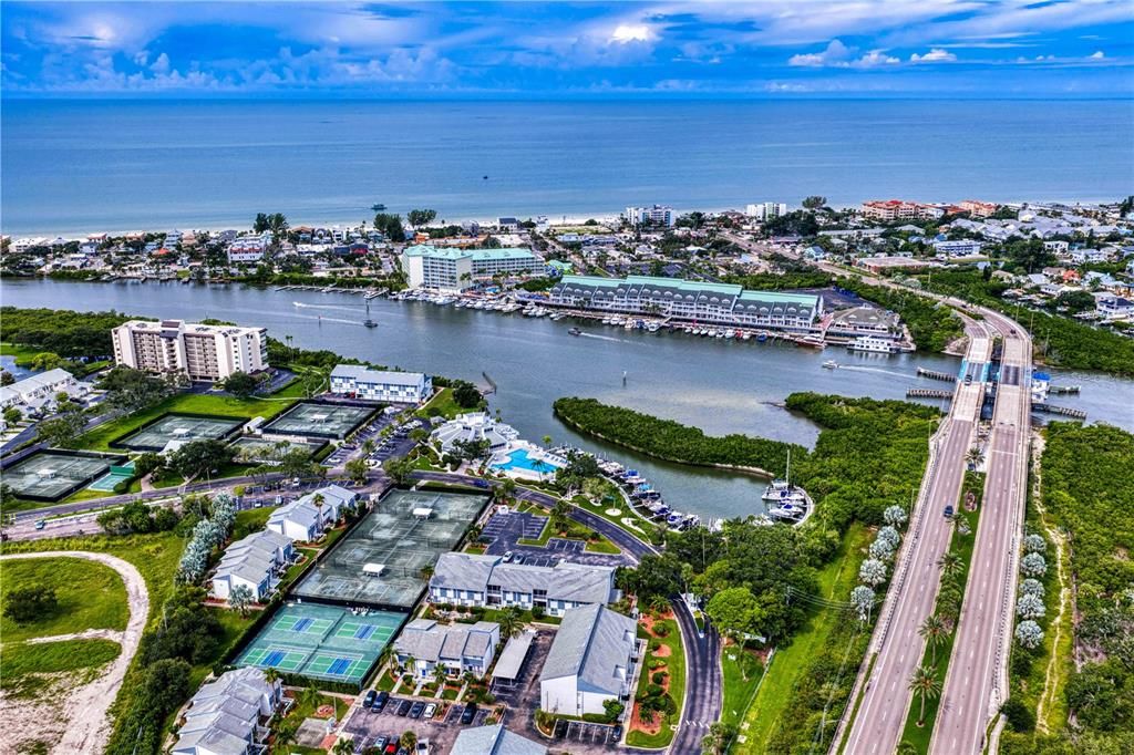 For Sale: $410,000 (2 beds, 2 baths, 1235 Square Feet)