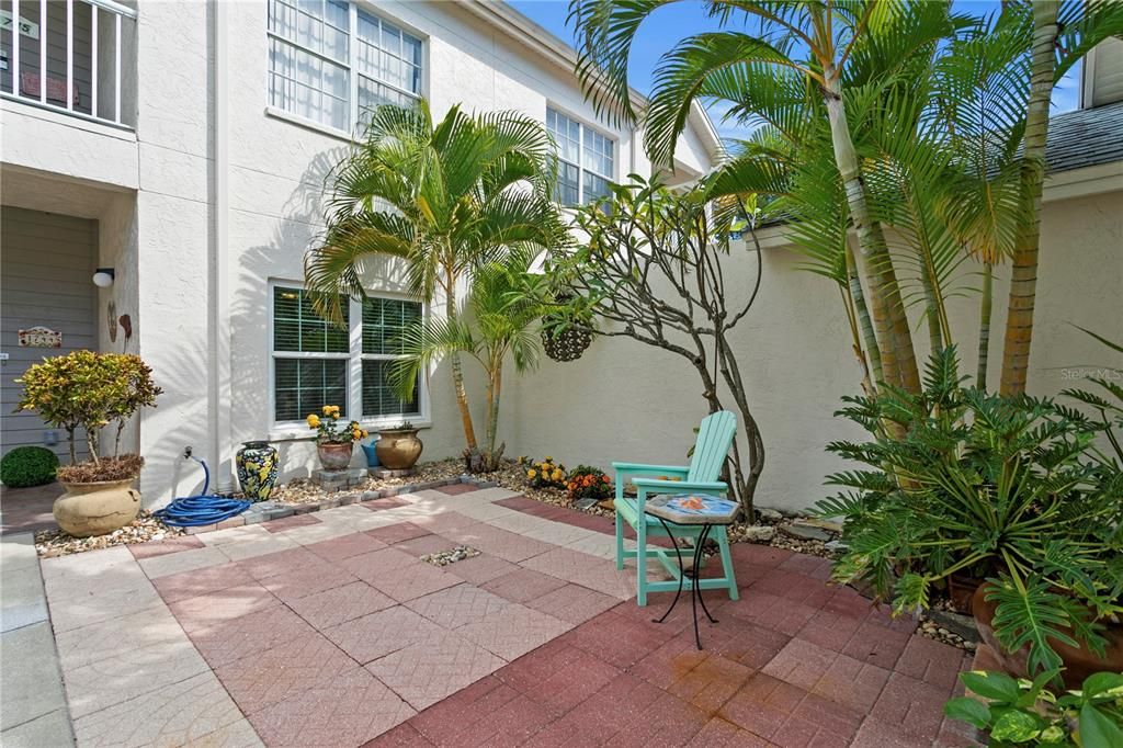 For Sale: $410,000 (2 beds, 2 baths, 1235 Square Feet)