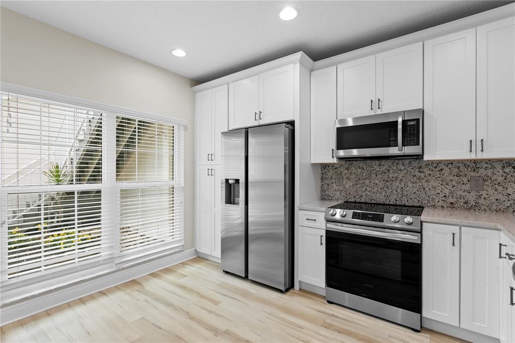 For Sale: $410,000 (2 beds, 2 baths, 1235 Square Feet)