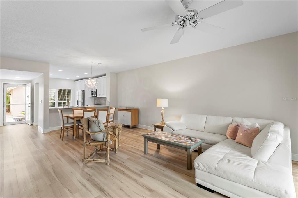 For Sale: $410,000 (2 beds, 2 baths, 1235 Square Feet)