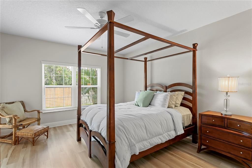 For Sale: $410,000 (2 beds, 2 baths, 1235 Square Feet)