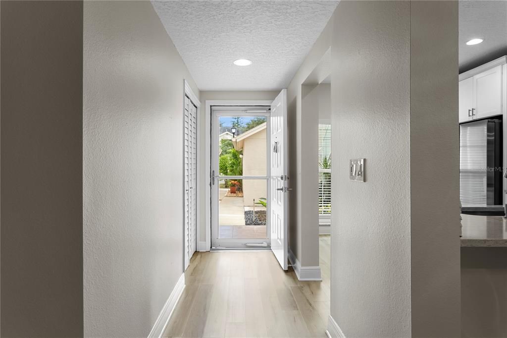 For Sale: $410,000 (2 beds, 2 baths, 1235 Square Feet)