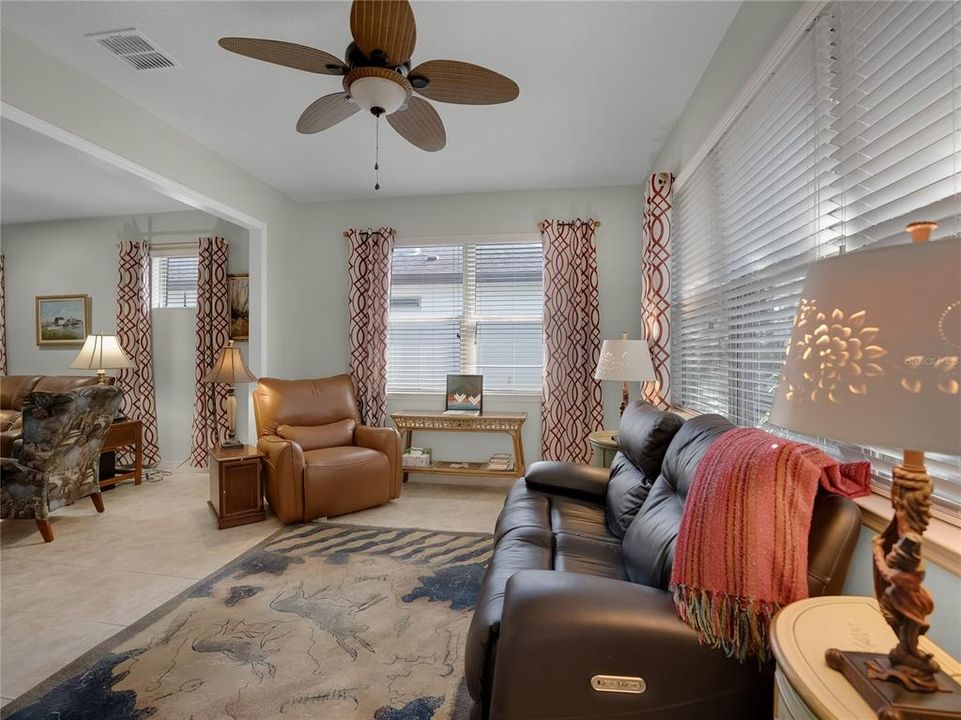 For Sale: $386,000 (2 beds, 2 baths, 2147 Square Feet)