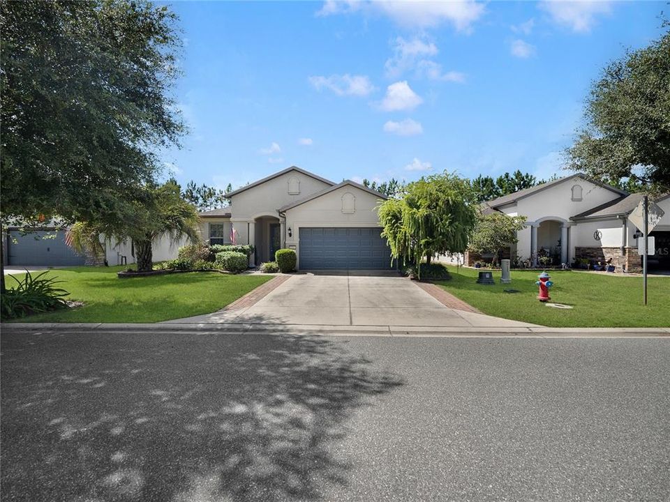 For Sale: $386,000 (2 beds, 2 baths, 2147 Square Feet)