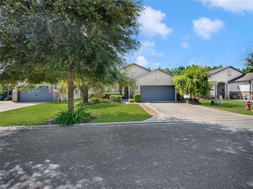 For Sale: $386,000 (2 beds, 2 baths, 2147 Square Feet)