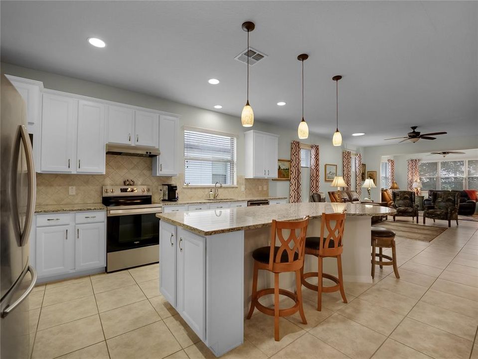 For Sale: $386,000 (2 beds, 2 baths, 2147 Square Feet)
