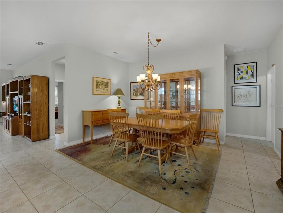 For Sale: $386,000 (2 beds, 2 baths, 2147 Square Feet)