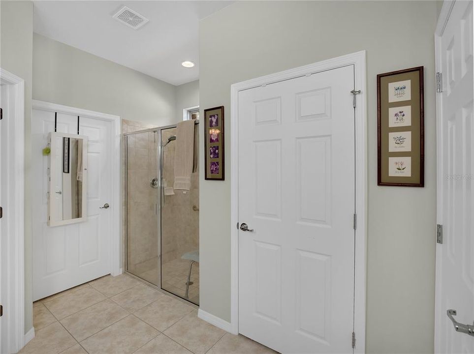 For Sale: $386,000 (2 beds, 2 baths, 2147 Square Feet)