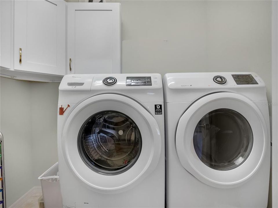 For Sale: $386,000 (2 beds, 2 baths, 2147 Square Feet)