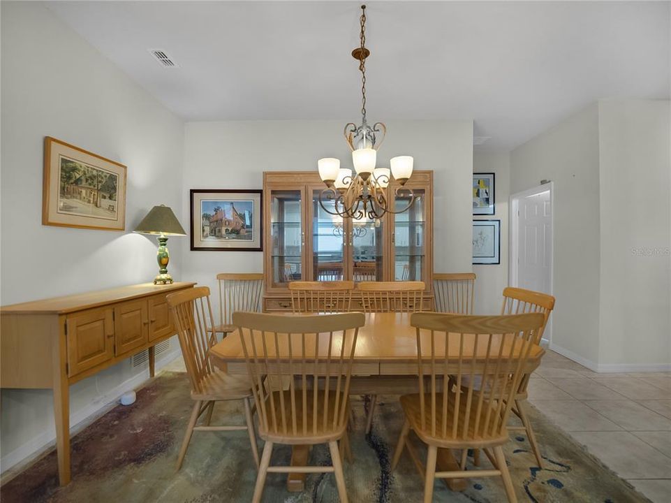 For Sale: $386,000 (2 beds, 2 baths, 2147 Square Feet)
