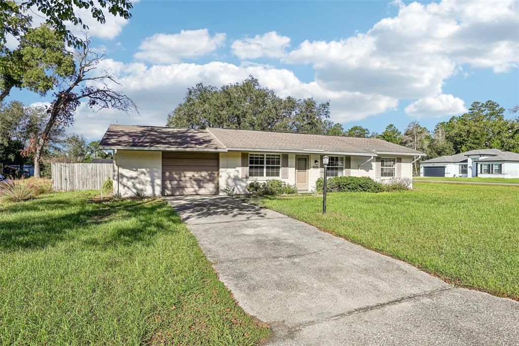 For Sale: $220,000 (2 beds, 1 baths, 1182 Square Feet)