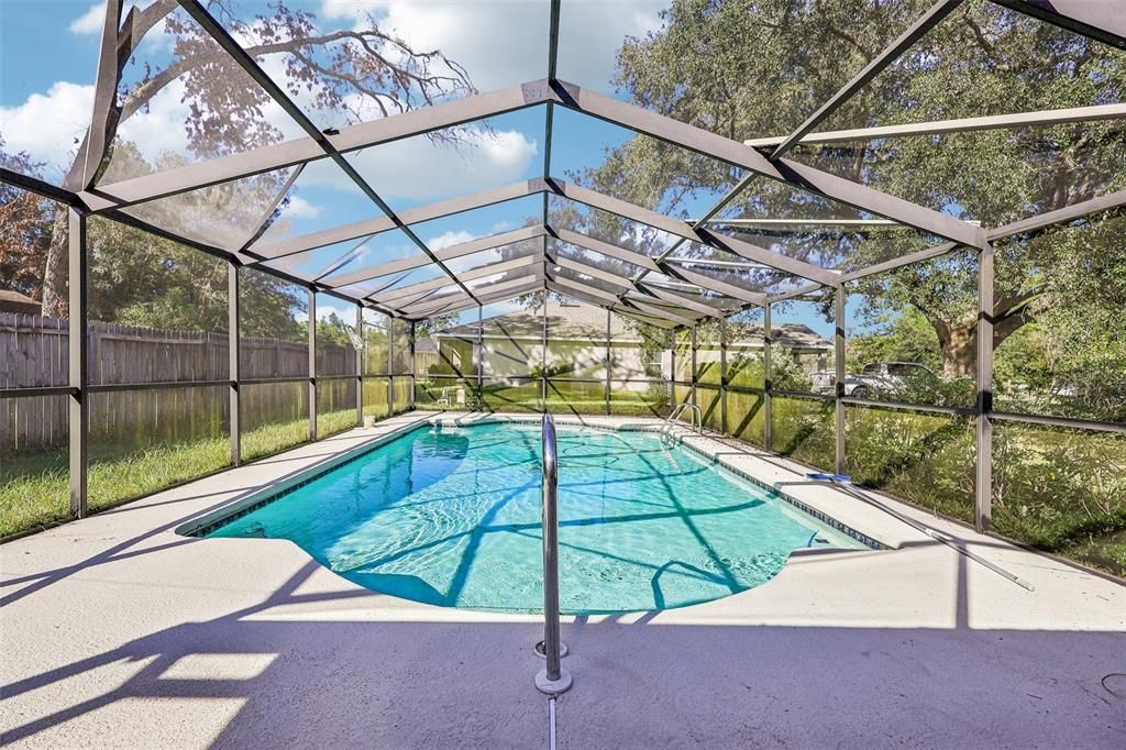 For Sale: $220,000 (2 beds, 1 baths, 1182 Square Feet)