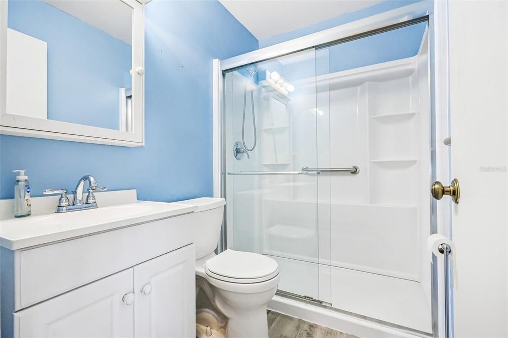 For Sale: $220,000 (2 beds, 1 baths, 1182 Square Feet)