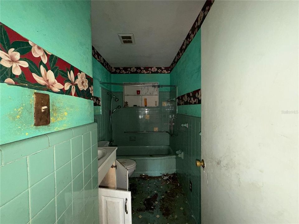На продажу: $199,900 (5 спален, 3 ванн, 1650 Квадратных фут)