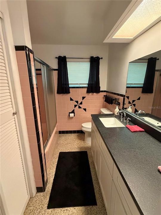 В аренду: $4,000 (3 спален, 2 ванн, 1436 Квадратных фут)