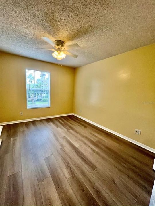For Rent: $1,995 (3 beds, 2 baths, 1880 Square Feet)