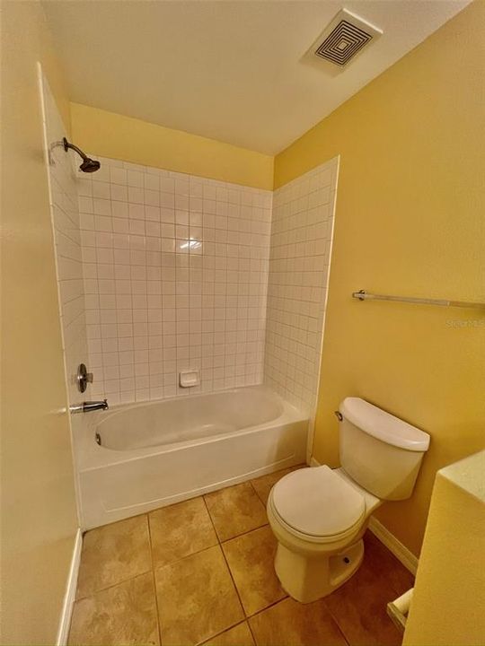For Rent: $1,995 (3 beds, 2 baths, 1880 Square Feet)