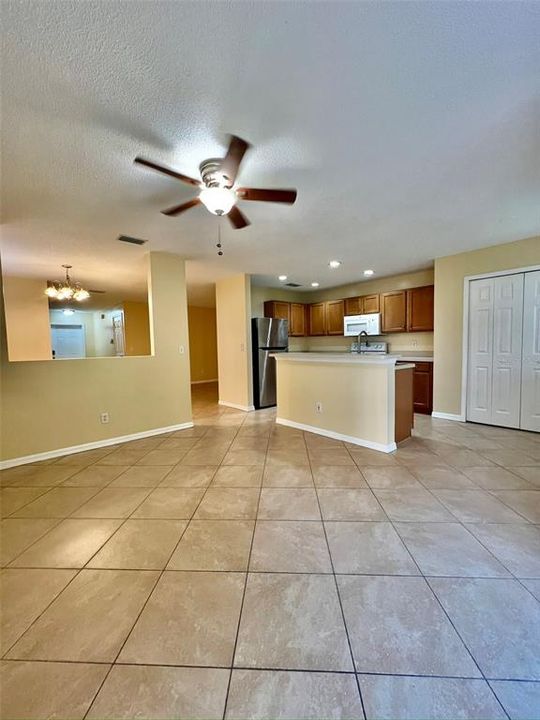For Rent: $1,995 (3 beds, 2 baths, 1880 Square Feet)