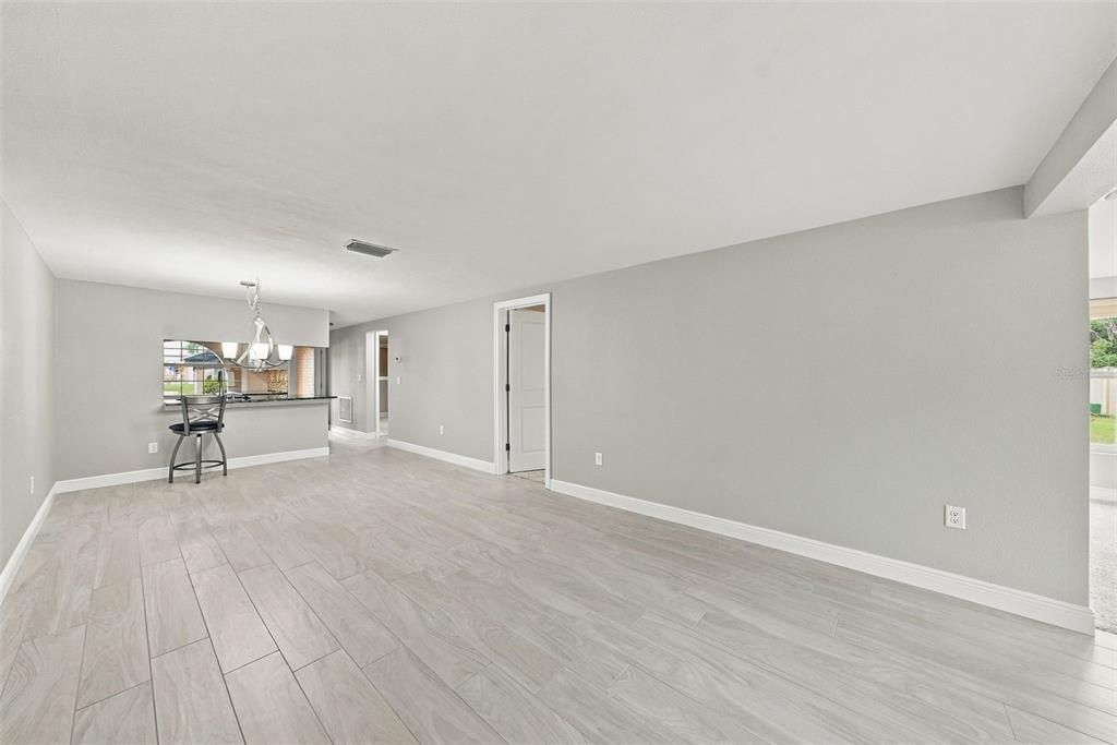 For Sale: $89,700 (2 beds, 2 baths, 1080 Square Feet)