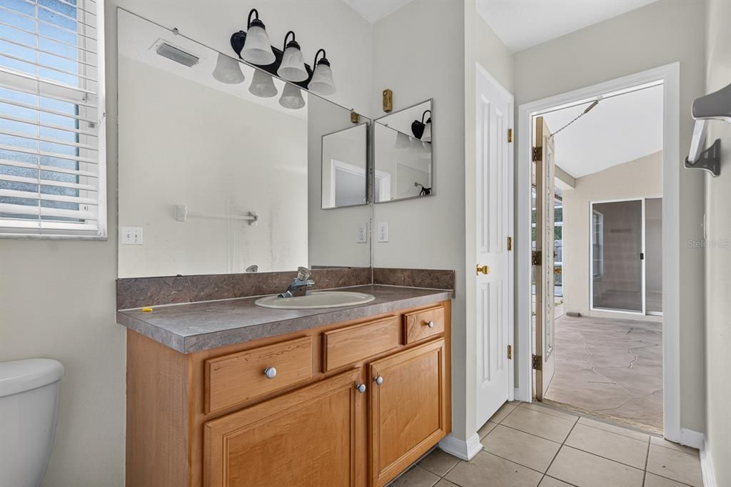 En Venta: $449,999 (4 camas, 3 baños, 2650 Pies cuadrados)